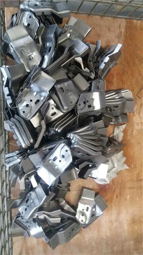 電動汽車鈑金件廠家探析 以德州華孚液壓為例的專業(yè)應用